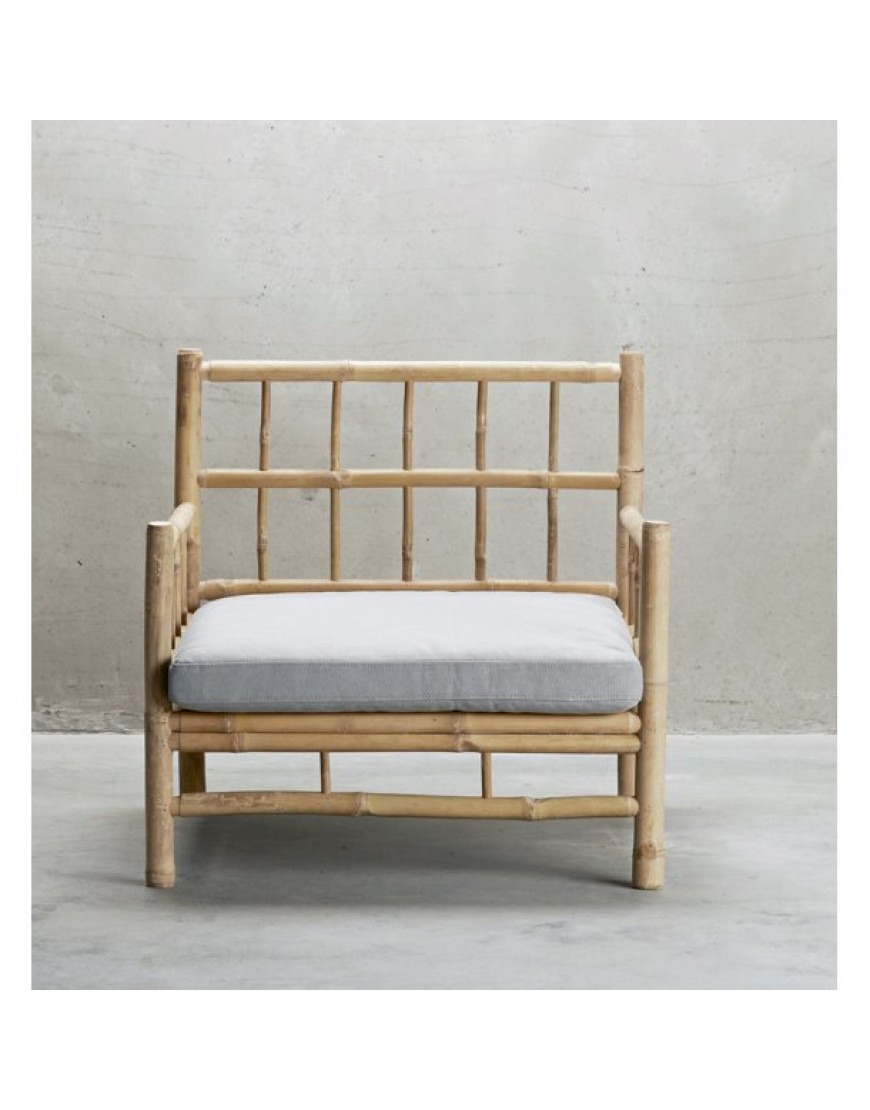 Bamboo lounge chair with grey mattress